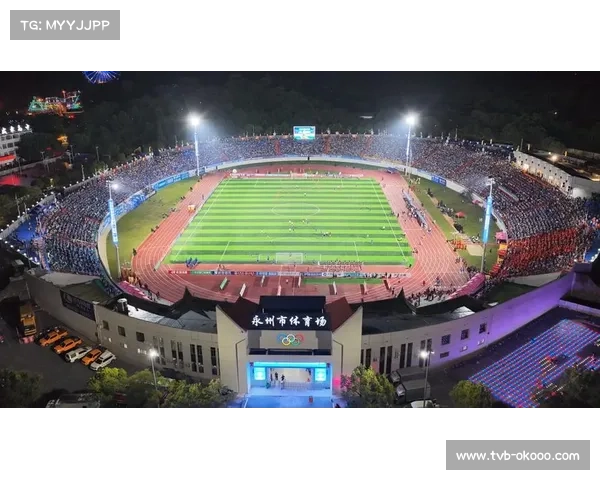 永州球迷树上观赛成历史，新球场15000座引流800万